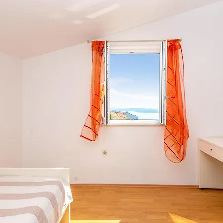 Cozy In With House Sea View