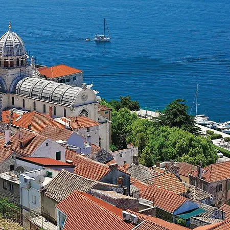 דירה Three-bedroom In *