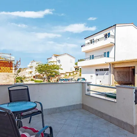 Three-bedroom In Lejlighed Šibenik