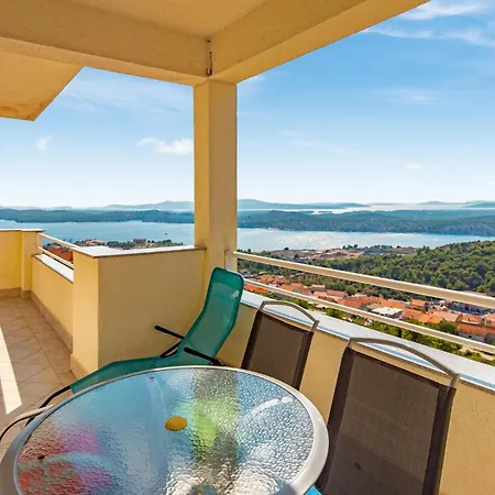 Cozy In With House Sea View Apartment