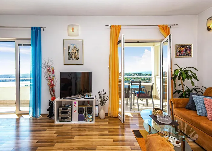 Three-bedroom In Apartment